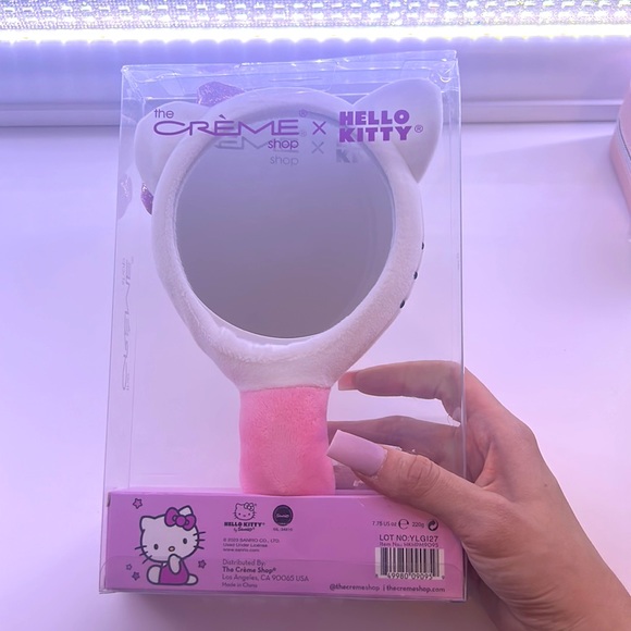 💝Créme shop x Hello kitty Plush hand mirror💝 - Picture 2 of 2